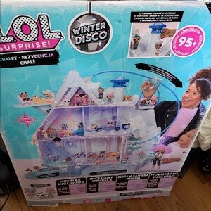 L.O.L. Surprise! Winter Disco Chalet Playset - Pink, Blue, White